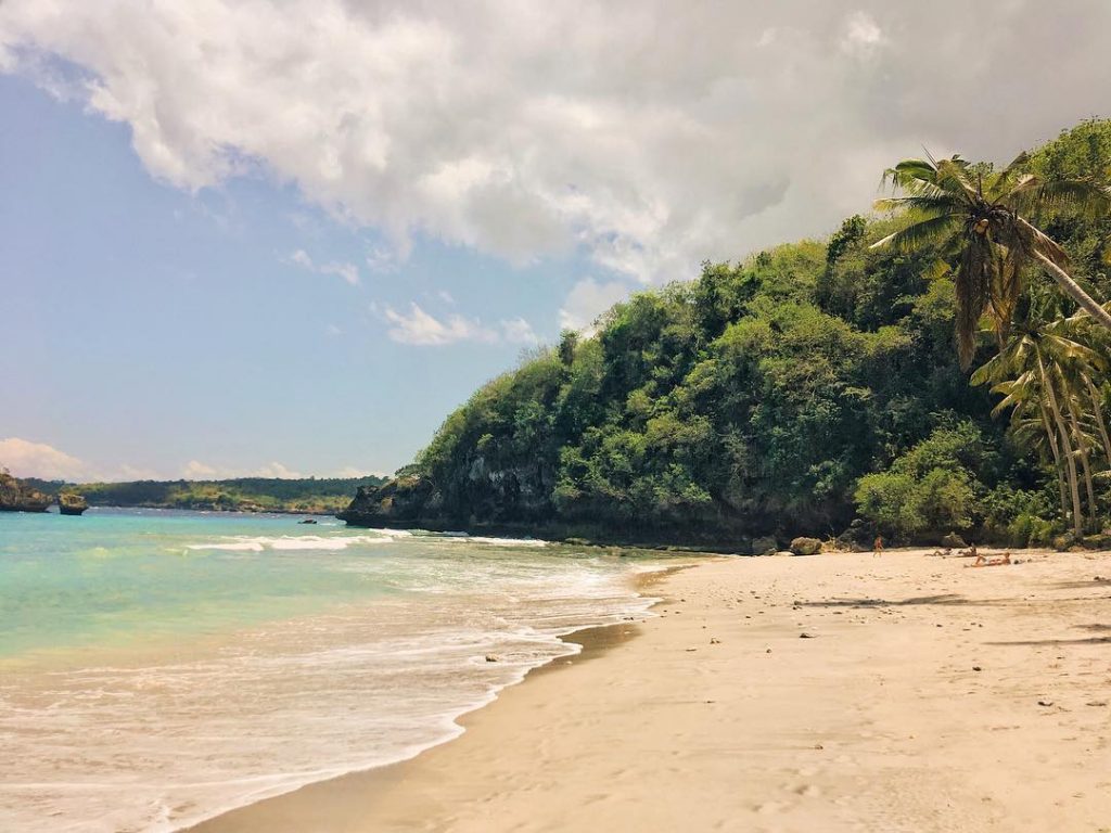 A bite of pa – ra – di – se Nusa Penida, Bali, Indonesia&hellip;