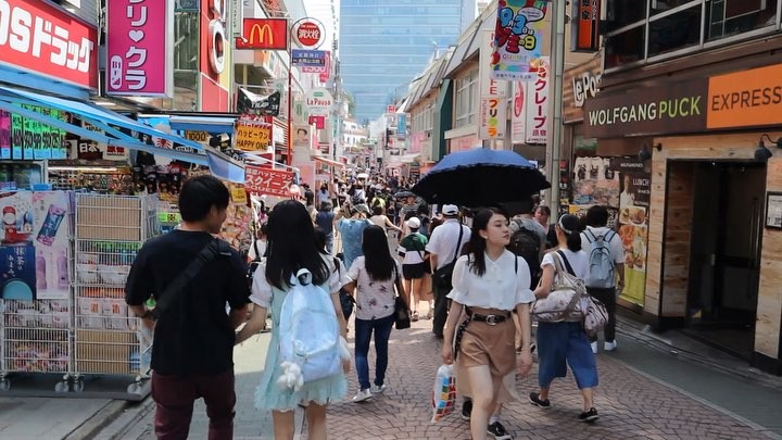 Takeshita Street in Harajuku. Sorry for the shaky video. #vlog #travel #wanderlust #tokyo #japan&hellip;
