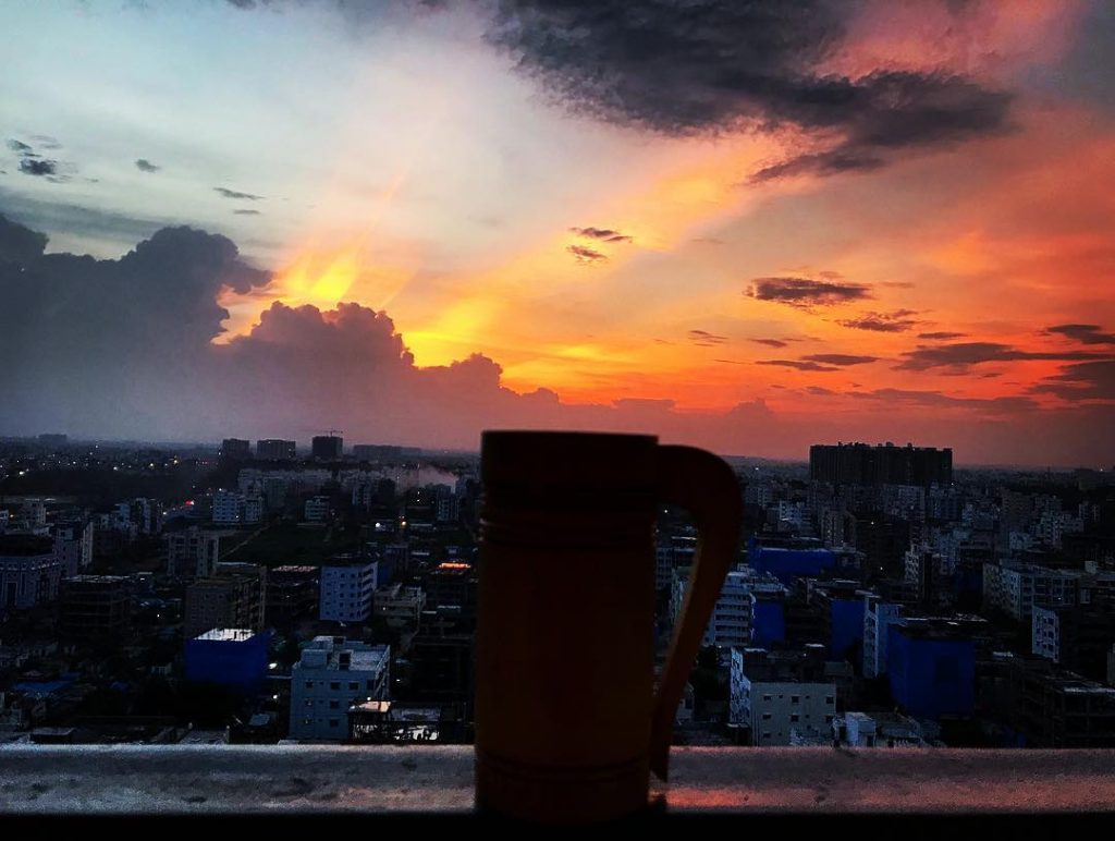 Just another beautiful ending to a day in Hyderabad #hyderabad #hyderabaddiaries #hyderabadblogger #hyderabadinsta #sunset&hellip;