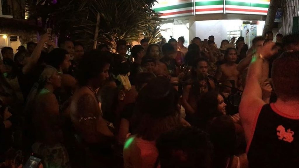 ⭕️The White Party in Boracay. #philippines???????? #boracay Island ‍️Discover my Journey around the #mostbeautifulplacesintheworld&hellip;