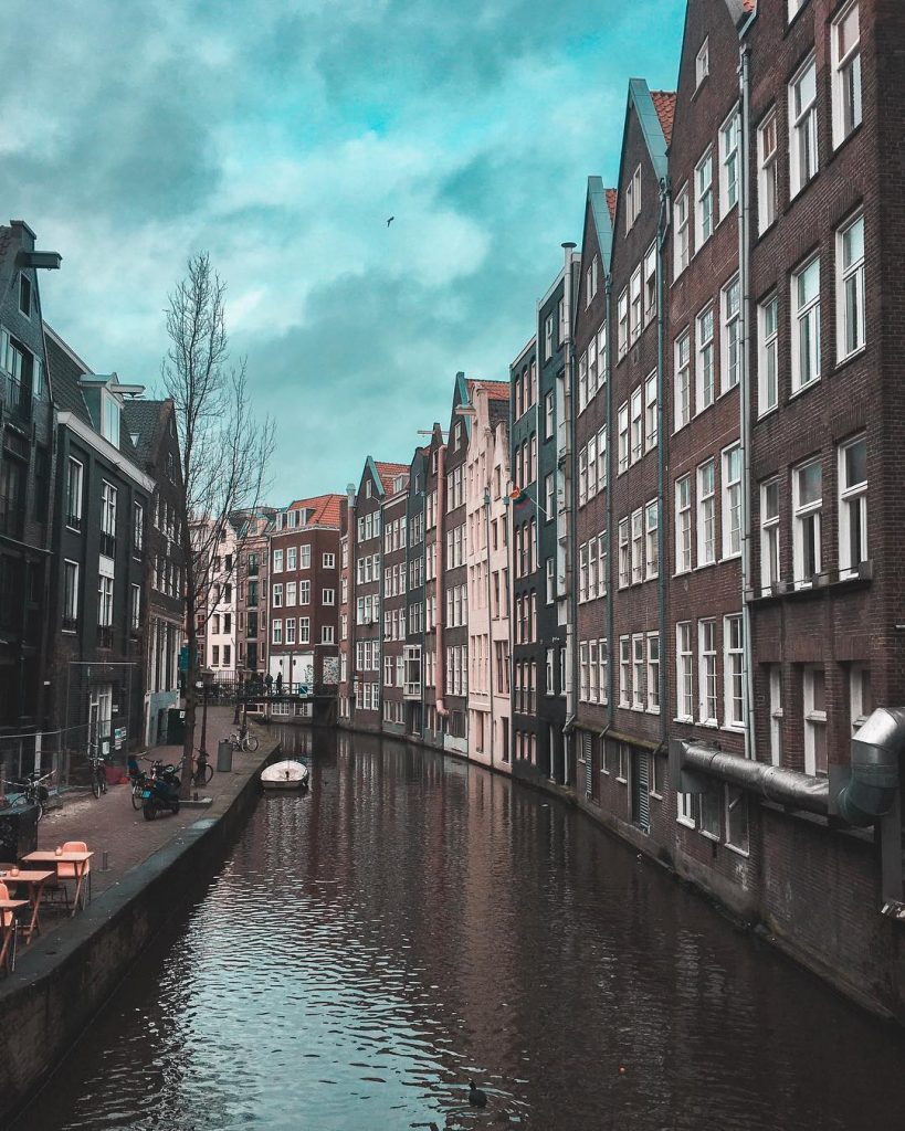 Amsterdam è quella città che da ragazzino te la descrivono solamente come il posto&hellip;