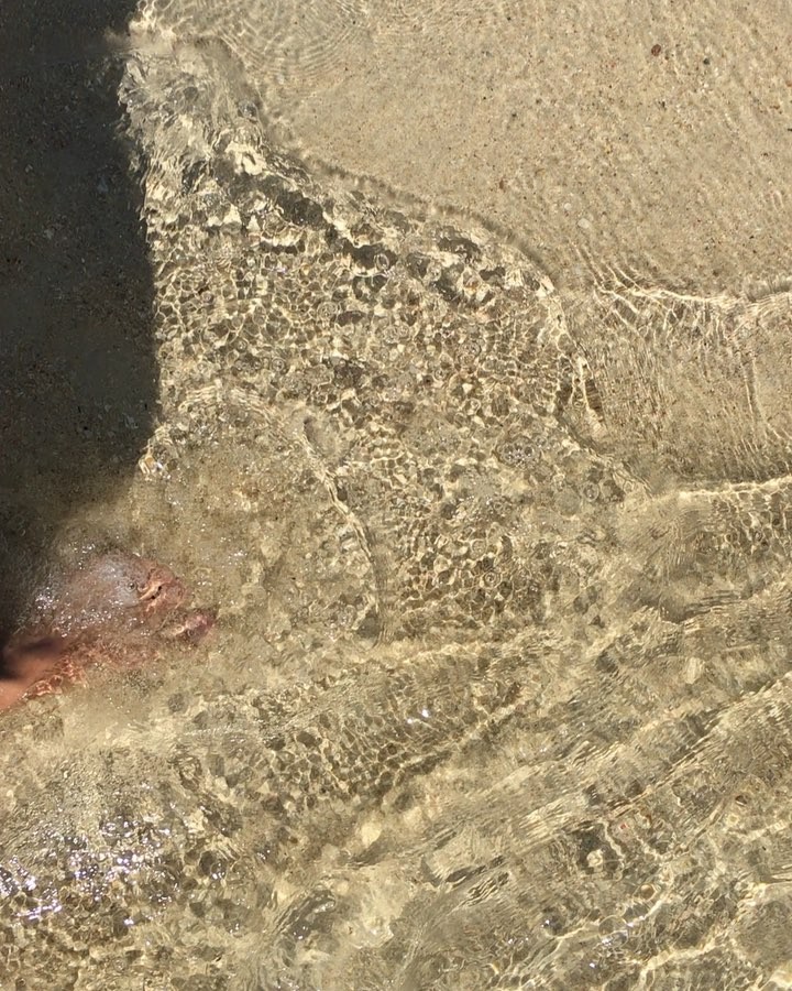 Morning Walk between 2 waves #philippines???????? ‍️Discover my Journey around the #mostbeautifulplacesintheworld #travelgram #travellife&hellip;