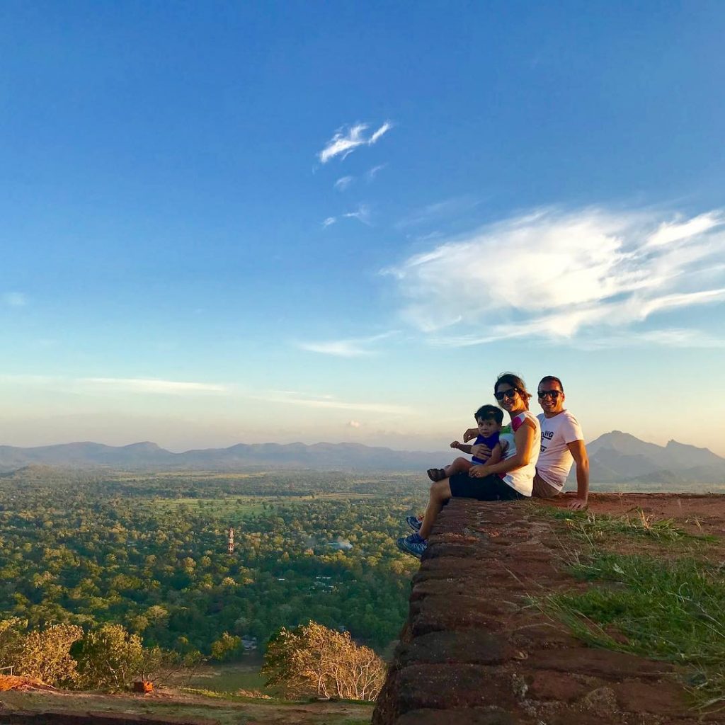Enjoying an amazing #srilankan landscape from top of #lionrock ???????? ________________________________________________________ #srilanka2018 #travelkids #junglelife&hellip;