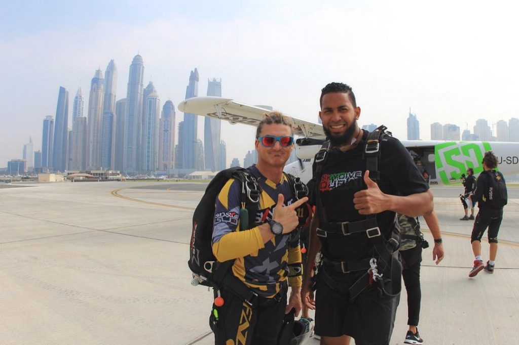 Throwing it back coz it’s Thursday #skydive #dubai #birthday #emirateslife #skydivedubai #tbt #travel #travelblogger&hellip;