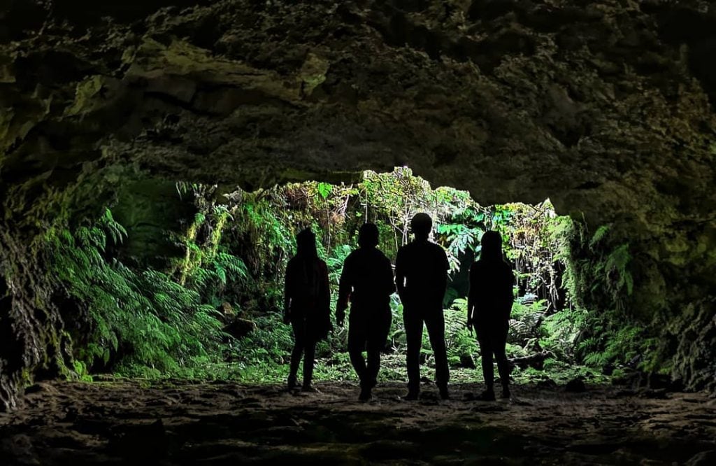 UNDERGROUND TOUR In this tour you have a opportunity de explore several caves 100%…