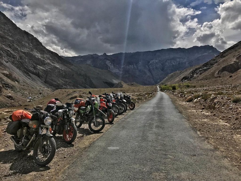 Not a bad place to stop and shoot . isn’t it?