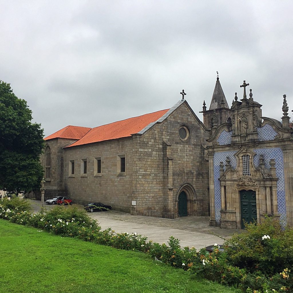 ???????? A igreja de São Francisco tem um interior esplêndido que se destaca por…
