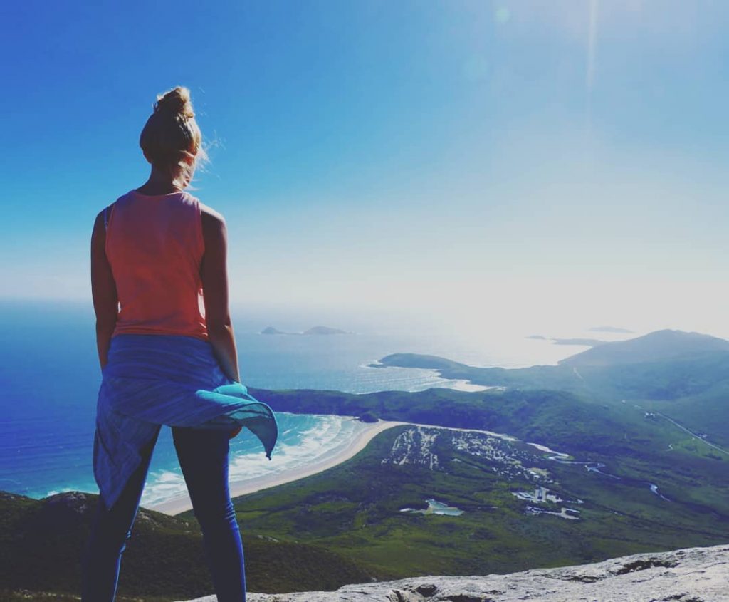 Top of the world ~ ~ #wilsonspromontorynationalpark #mountoberon #lookout #topofthemountain #topoftheworld #australia #bnesimppl #southaustralia…
