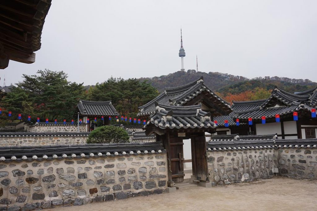 Walking around Seoul . . . . . #seoul #seoultower #walk #fun #cool #nomadlife&hellip;