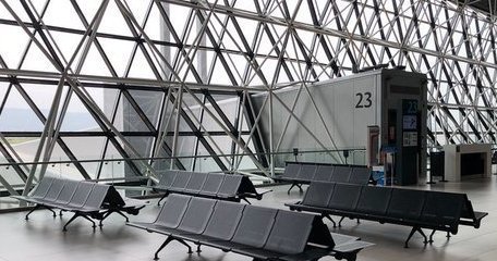 Are you taking maximum advantage of that sweet, sweet airport lounge #amazing #hermanosviajeros #iloveamsterdam&hellip;