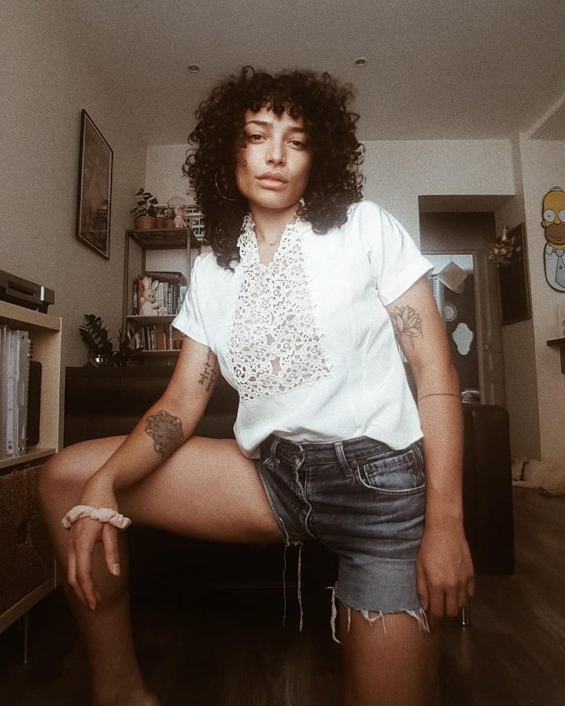 Ecoologique : – chemisier @lesfleurstudio (vintage) – short decoupé d’un 501 @kiloshopfrance #Adoptelafripe .&hellip;