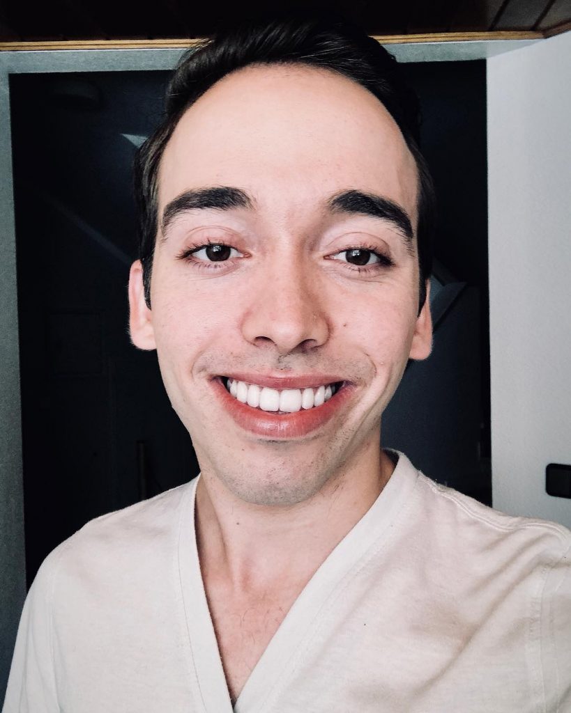 « I never get tired of smiling. » . . . . . . . .&hellip;