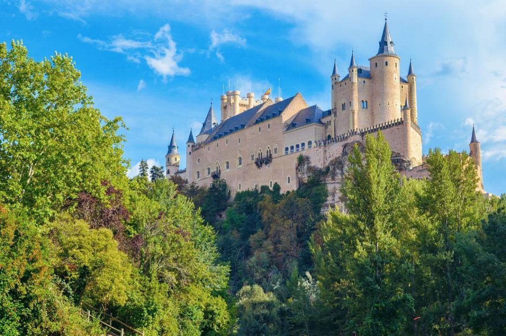 Bienvenidos a Segovia! Si, a no es Disney World, aunque sin dudas Walt Disney&hellip;