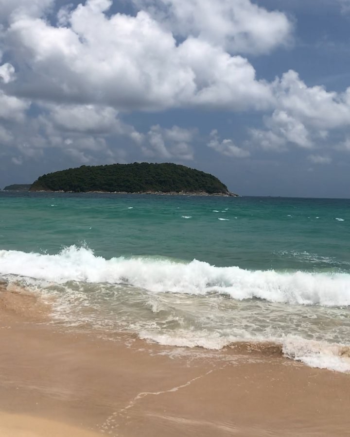 Weekends are for weak wifi, high tides and good vibes