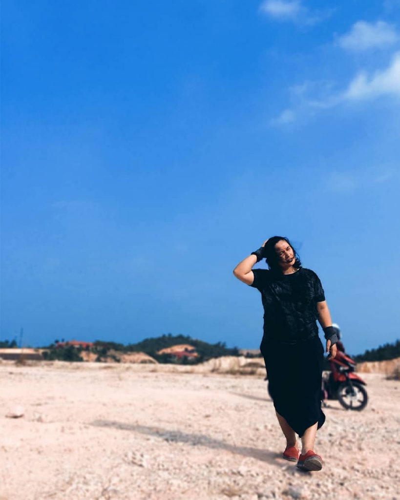 I see it in a different way —————×∆×————— #travel #traveller #traveling #photooftheday #travelinglady #letsgoeverywhere&hellip;