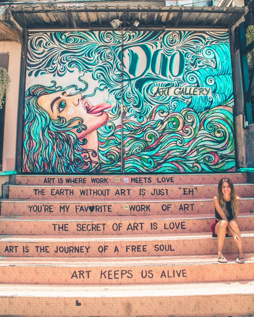 Free soul #girlaroundworld #summervibes #acolorstory #hellosunshine #softcolors #city #colorful #art #slowlife #mood #travelblog #travelawesome&hellip;