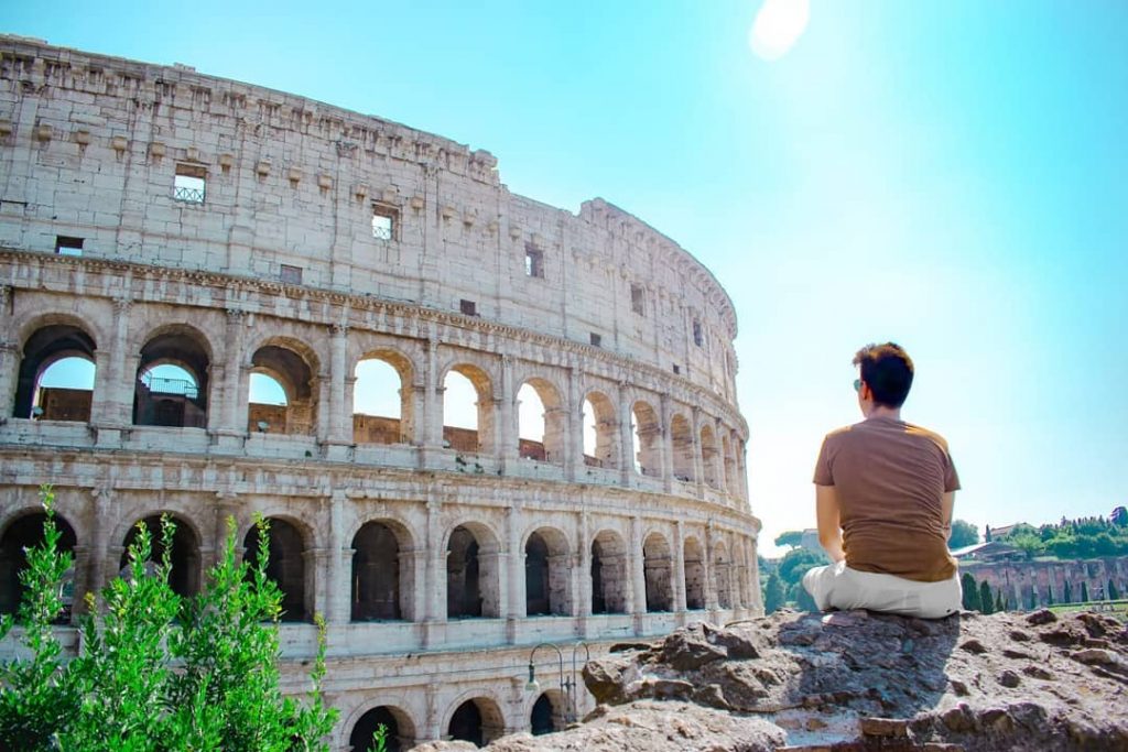 ????????↷ Hoy os traemos esta preciosa foto del Coliseo, que decir de esta imponente&hellip;