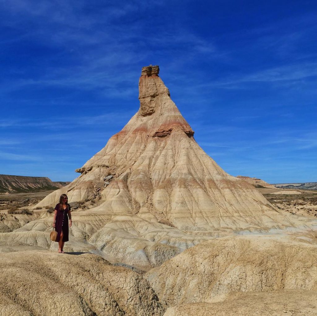 Desert #cabezodecastildetierra #chimeneadelashadas #bardenasreales #reservadelabiosfera #navarra #spain #beautifuldestinations #turismonavarra #bnesimppl #wanderlust #sheisnotlost #iamtb #mondofotodelmes&hellip;