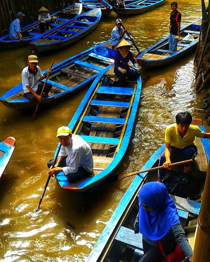 Busy day on the river ‍️ ‍️Discover my Journey around the #mostbeautifulplacesintheworld #travelgram #travellife&hellip;