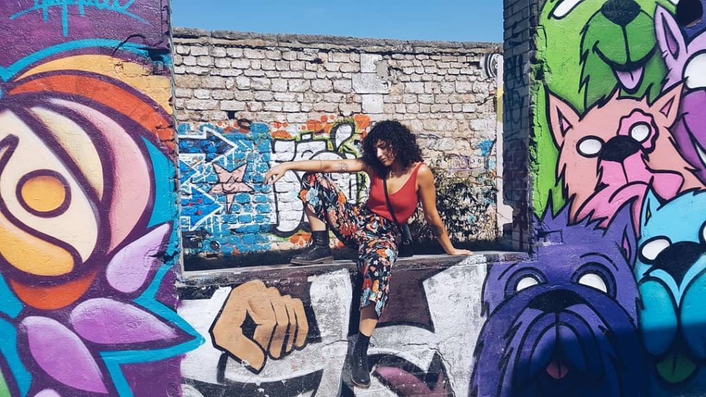 Posey. . . . . #streetlife #girlaroundworld #paris #travelinladies #thegypsymovement #iamtb #parisienne #girlsthatwander #dreamingnature&hellip;