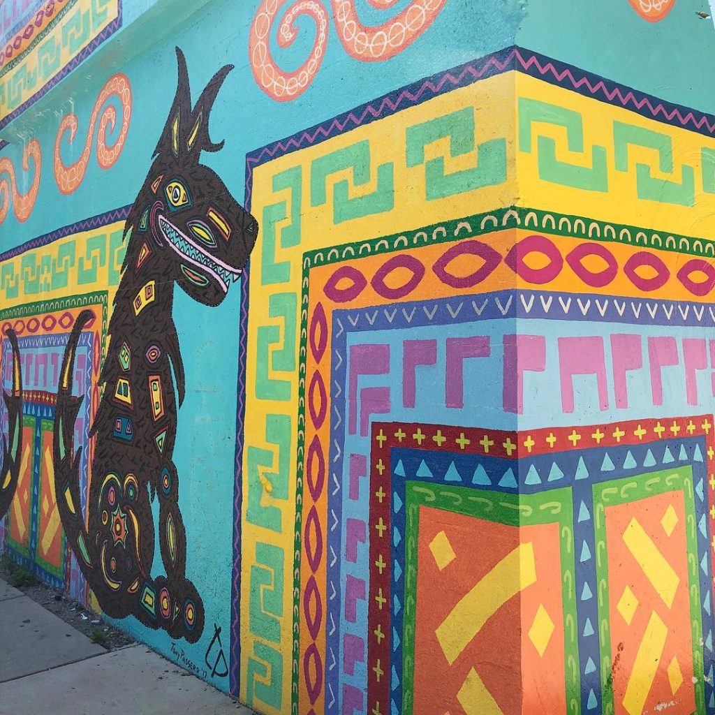 And around every new corner, an adventure awaits! ••• Loving some Chicago murals! Anyone&hellip;