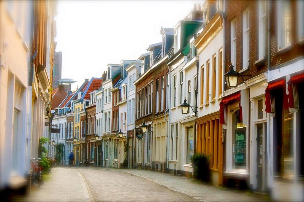 • JBo’s View___________________________________________________ • #bnesimppl #love #verano #sunshine #beauty #priceless #iger #utrecht #holland #postcardsfromtheworld&hellip;