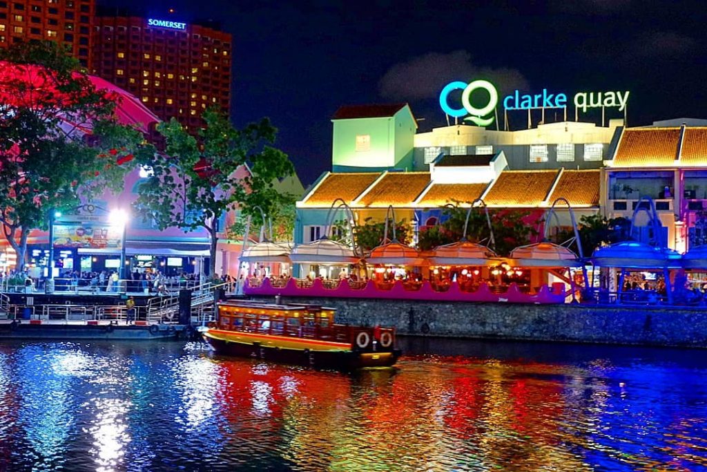 Clarke Quay #travelto #sourcedadventures #mustdotravels #travelingsnaps #theglobewanderer #livelovetheworld #travel_awesome #straythecourse #nomadnificent #vibetravel #wanderlust #backpackersanctuary&hellip;