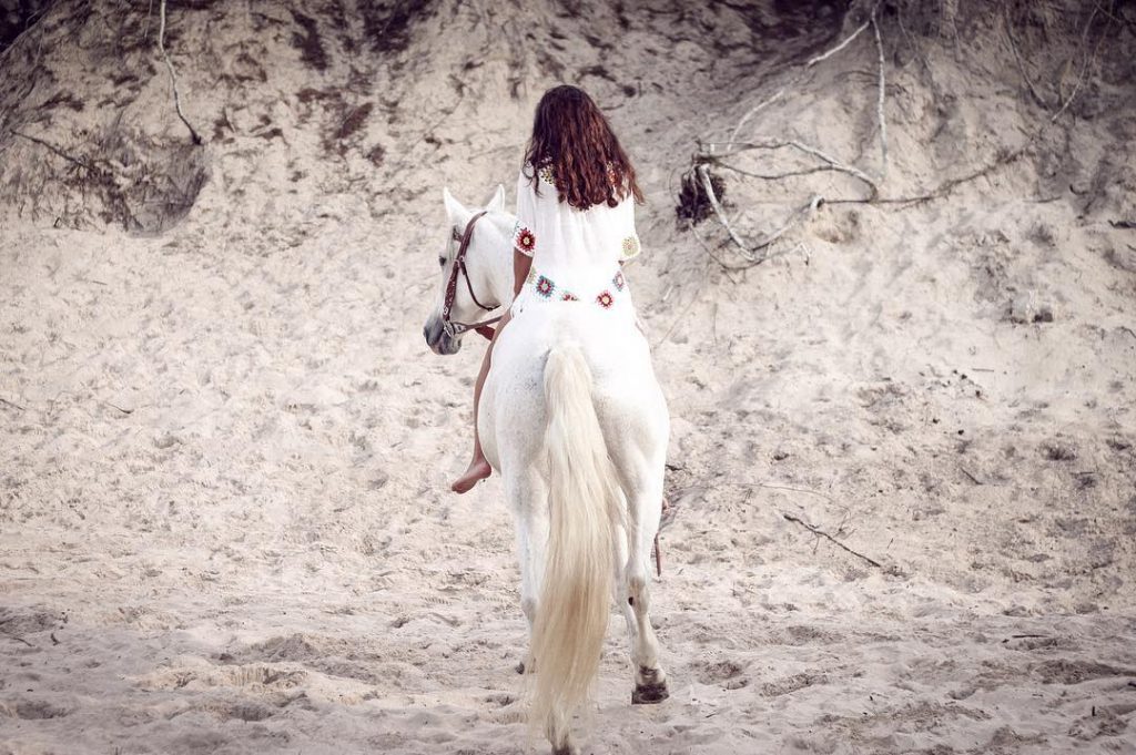 Be your own knight in shining armor ???? . @marydo_by_maren // retouch: @kathringroblewski .&hellip;