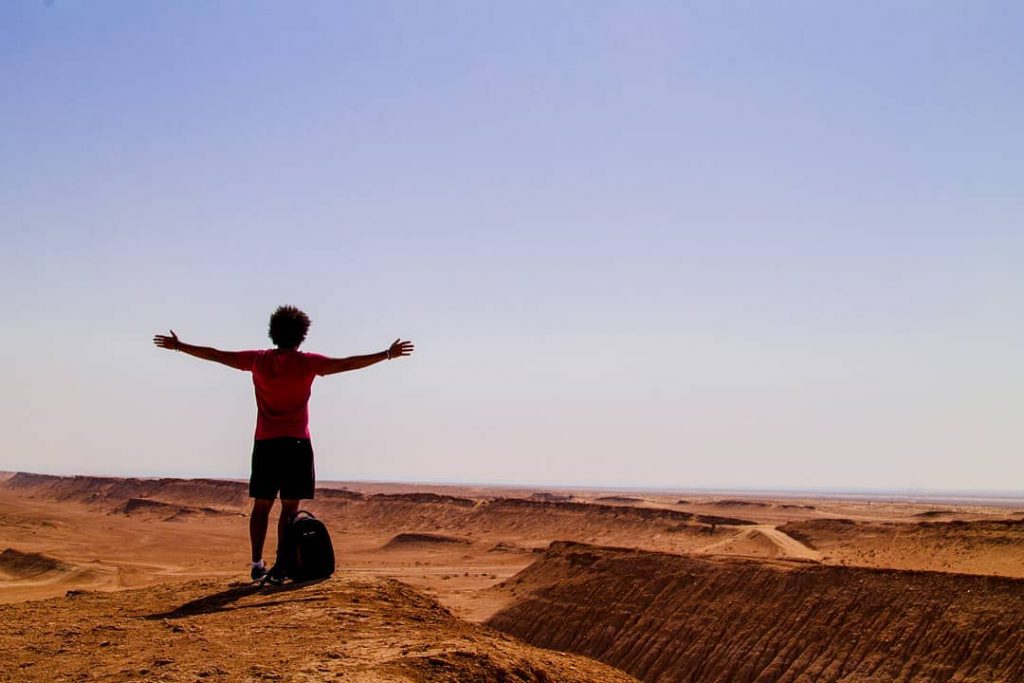 “the best view comes after the hardest climb”. . #sahara #view #landscape #letsgoplaces #adventure&hellip;