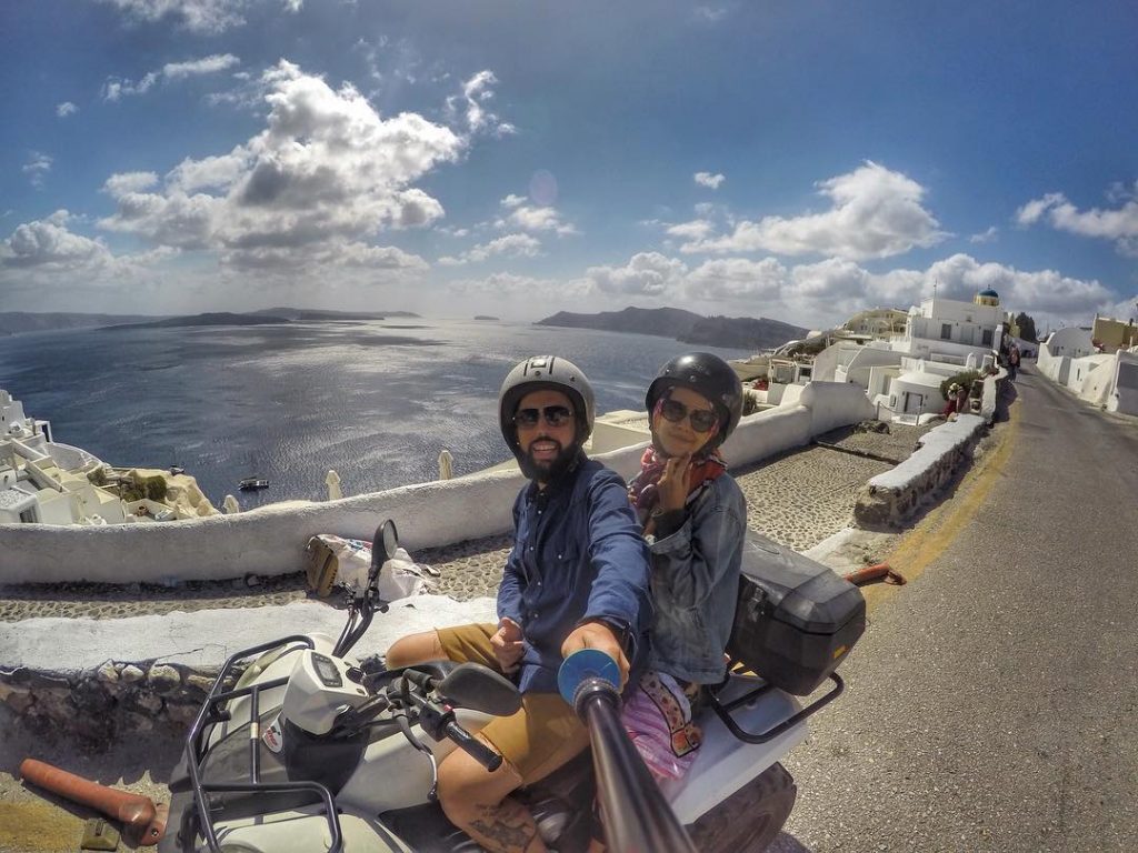 Sempre juntos, é isso que importa, em qualquer lugar #alwaystogether #semprejuntos #mywife #minhamulher #casamentoemsantorini&hellip;