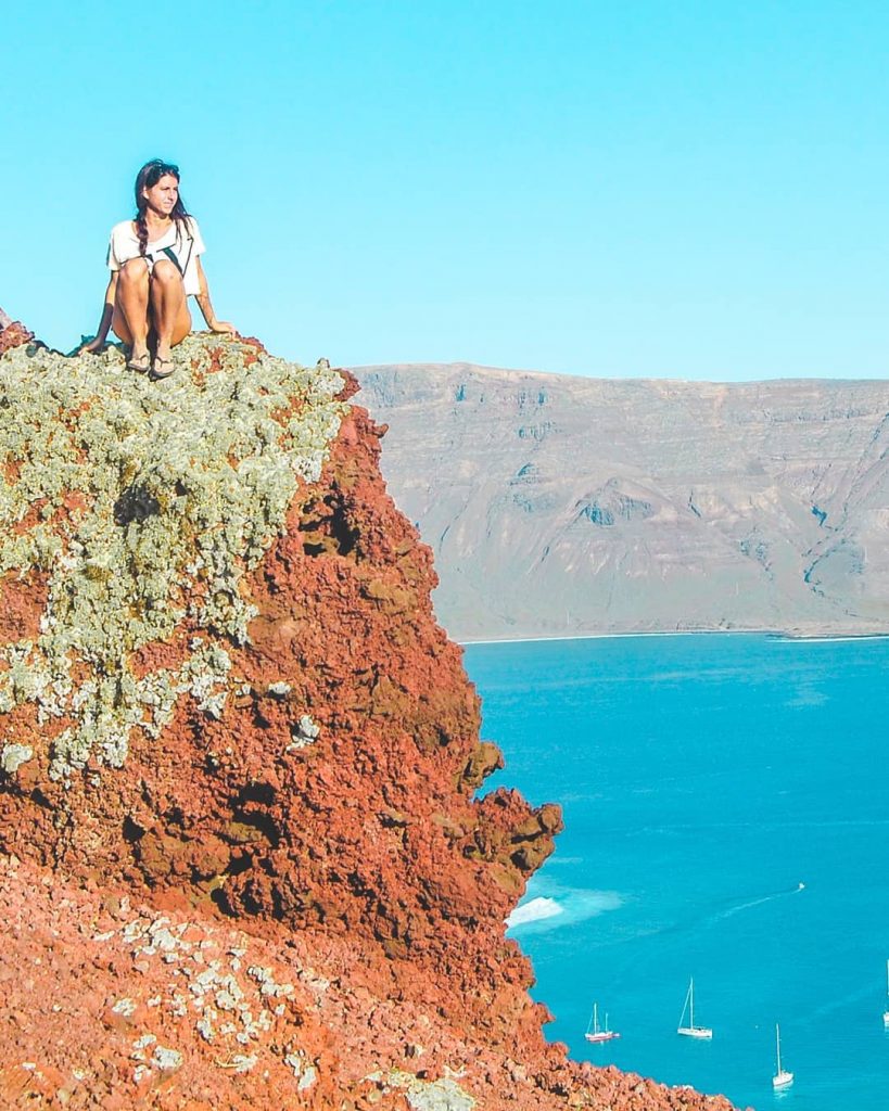 Dormir mal. Tener la esperanza de que el día pasará rápido. #girlaroundworld #summervibes #acolorstory&hellip;