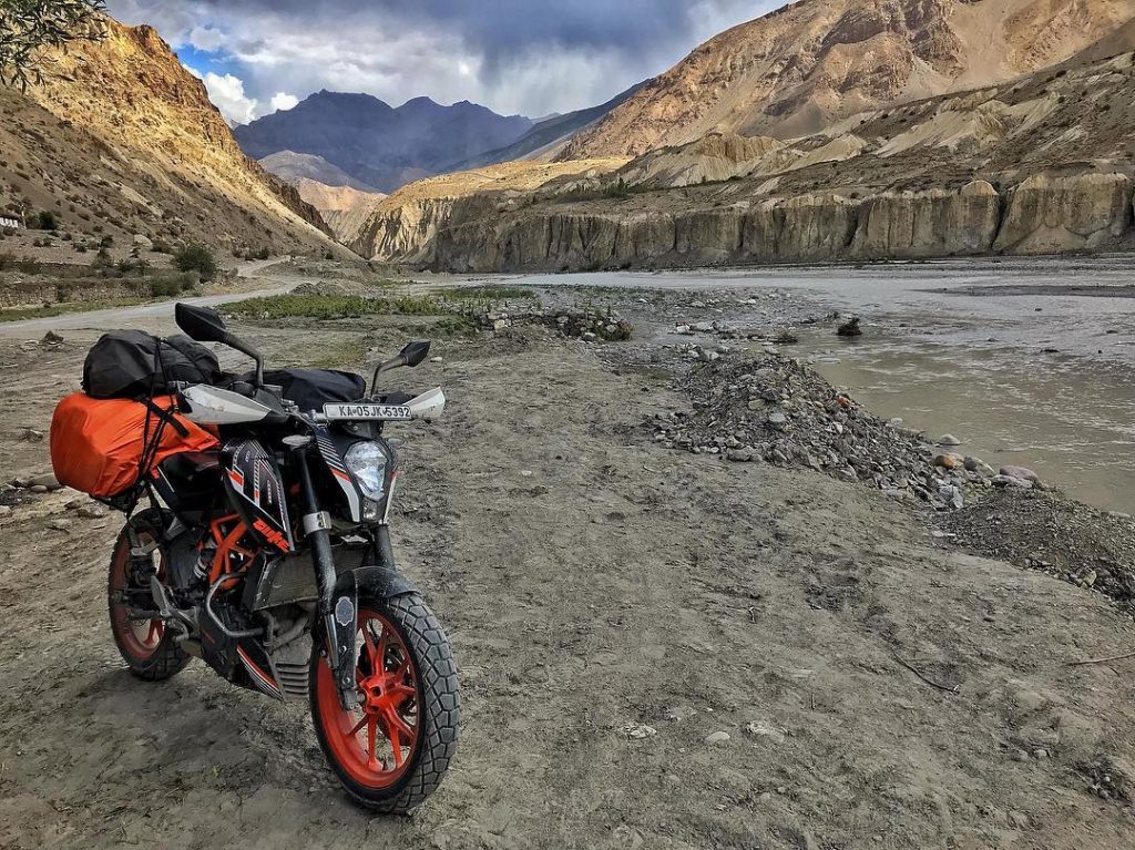 This is what you do when your friend’s bike breaks down @tripotocommunity