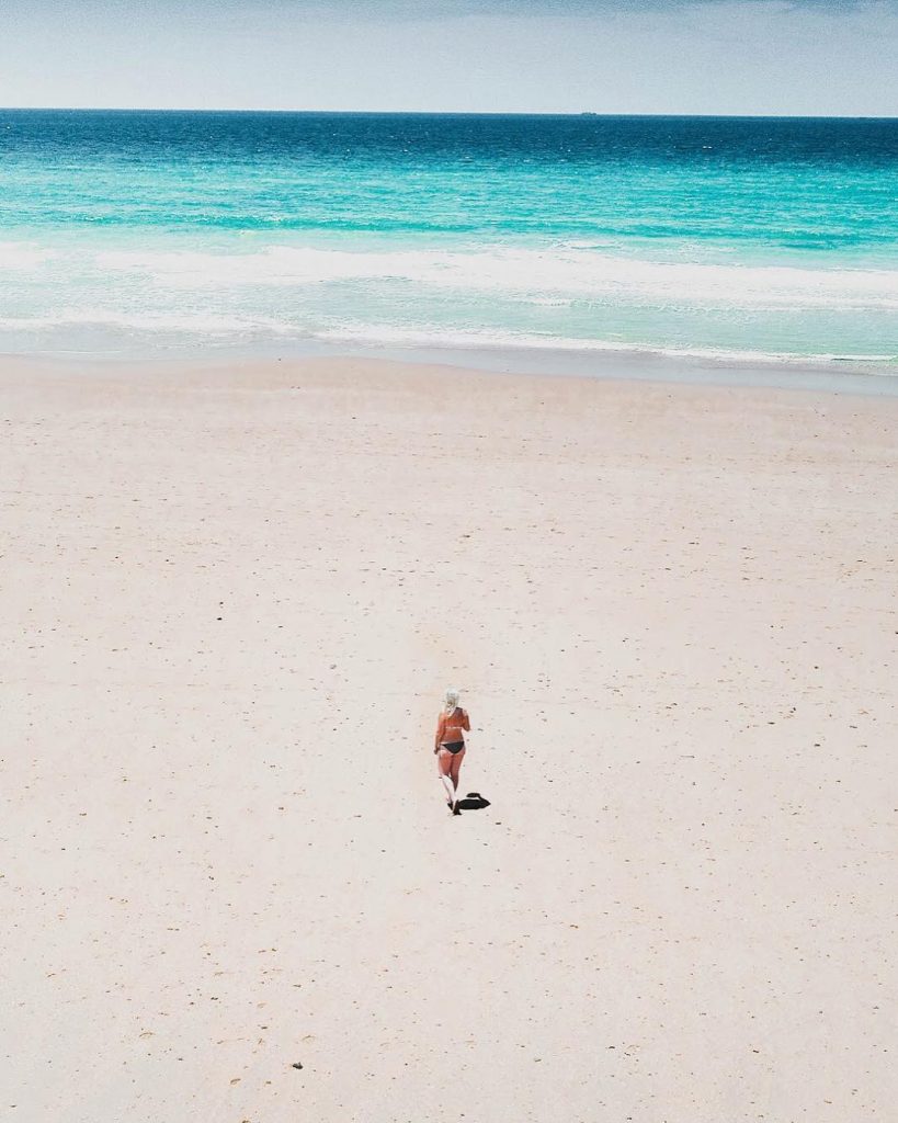 There is something about summer and it’s shades of blue ????????↡ ∙ La vida&hellip;