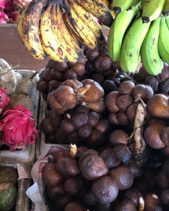 Morning shopping for Some local ???????? #bali ‍️Discover my Journey around the #mostbeautifulplacesintheworld #travelgram&hellip;