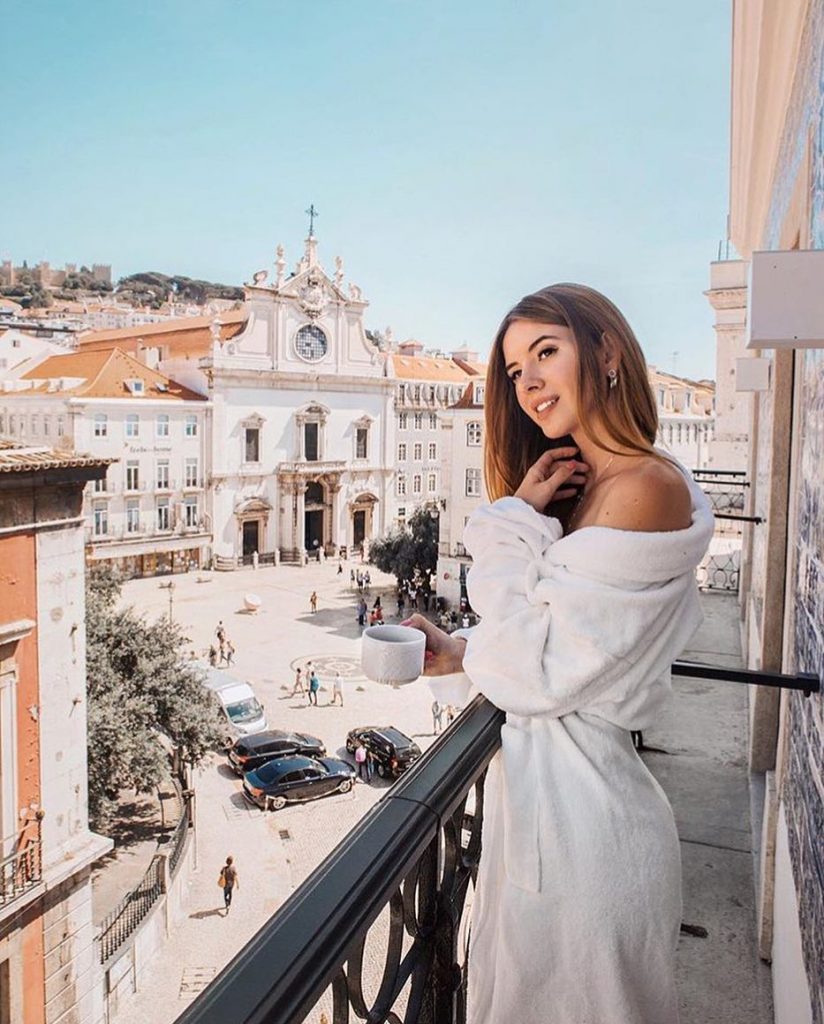 ️️@tattivasilieva ️️ #ladiesgoneglobal #topeuropephoto #girlslovetravel #ootd #americanstyle #profession_fashion #weartravelgirls #iamtb #howtowearing #beautyblog @fashiondeliciouss @&hellip;