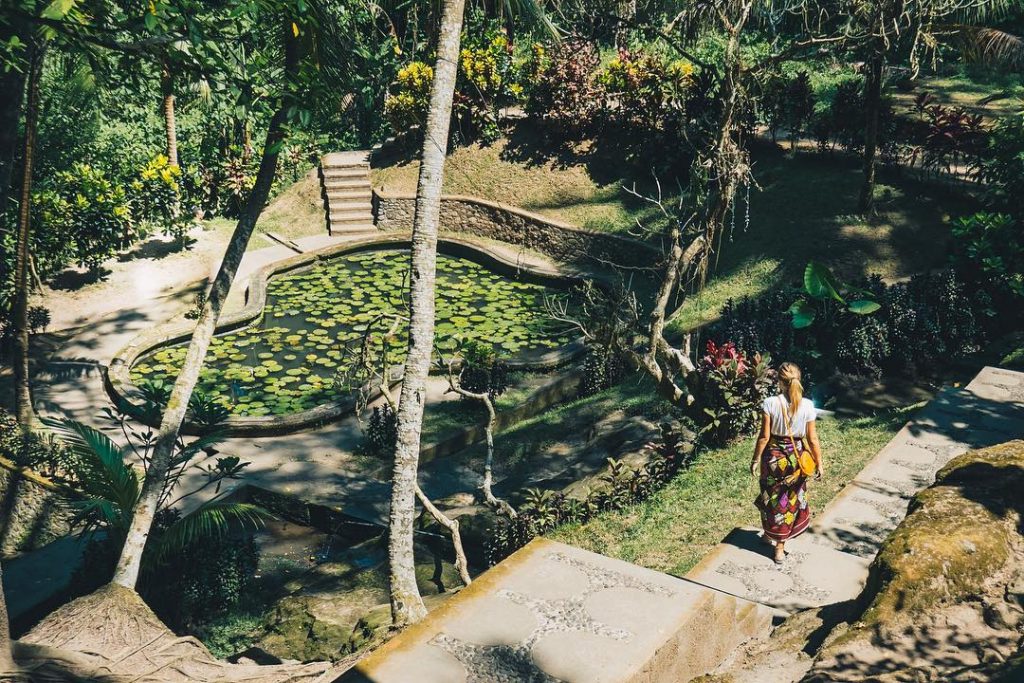 Goa Gajah ???????? Ce temple est connu pour être taillé dans la pierre mais&hellip;