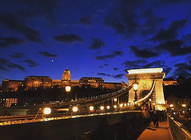 #danube #danuberiver #danubehome #riverdanube #chainbridge #budapest #lánchíd #europe #hungary???????? #budapestcity #budapest???????? #budapesthungary #budapest_hungary #budapestagram…