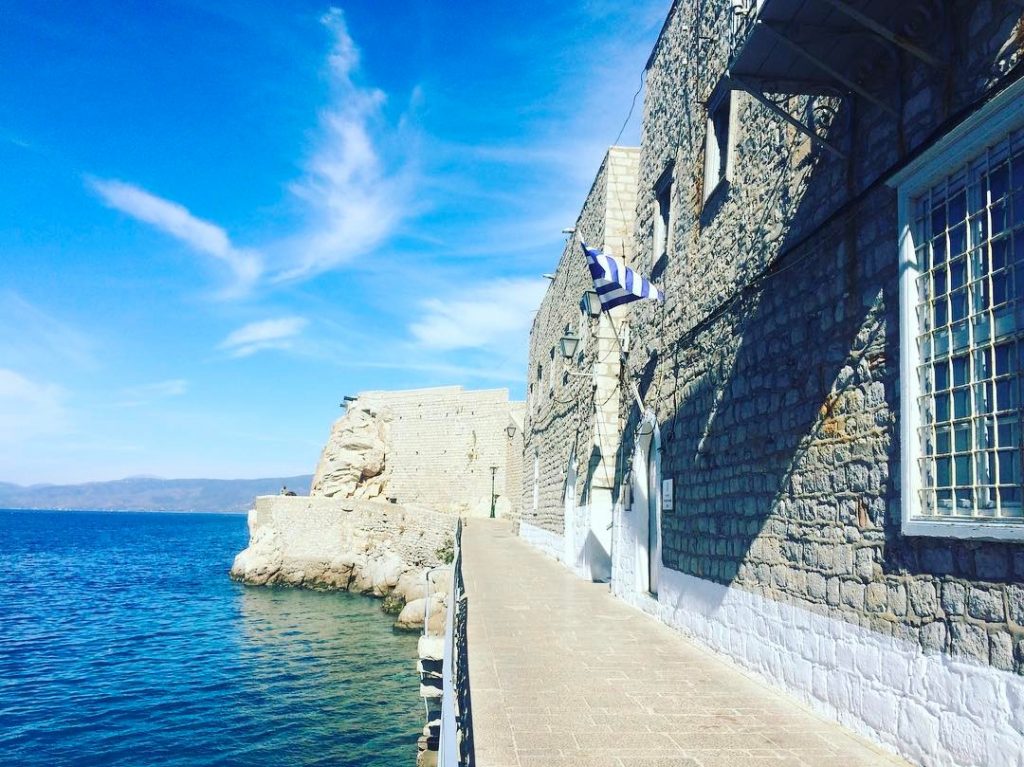 #greece???????? #hydraisland #hydra #greece #希臘 #airbnbgreece #travel #backpackers #adventuretime #背包客 #igers_greece #igersgreece #iamtb #travelrepost…
