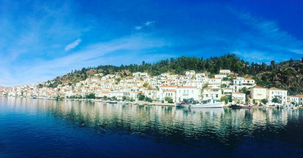 #greece???????? #poros #greece #希臘 #airbnbgreece #travel #backpackers #adventuretime #背包客 #igers_greece #igersgreece #iamtb #travelrepost #bnesimppl…