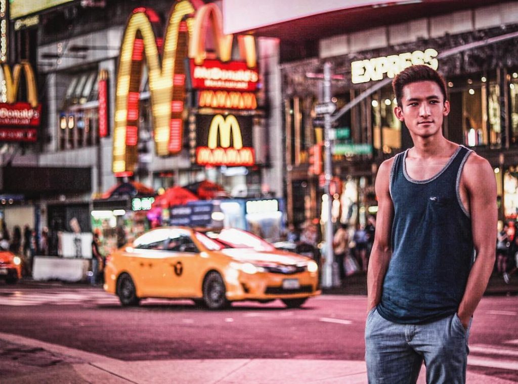 有些感覺 只有你自己最清楚 可能騙得了人 但騙不了自己 #newyork #nyc #timessquare #manhattan #unitedstates #USA #47thstreet #47th #cityscape #city…