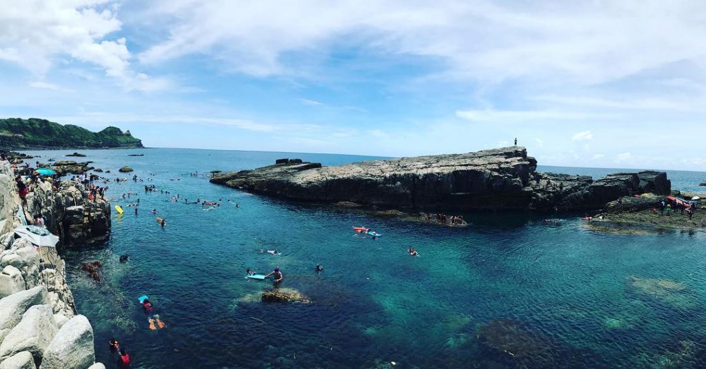 #taiwan???????? #keelung #sunrise #friends #backpackers #龍洞 #浮潛 #snorkeling #adventuretime #travelnorthtaiwan #hiking #bpintaiwan #taiwan_dream #taiwantravel…