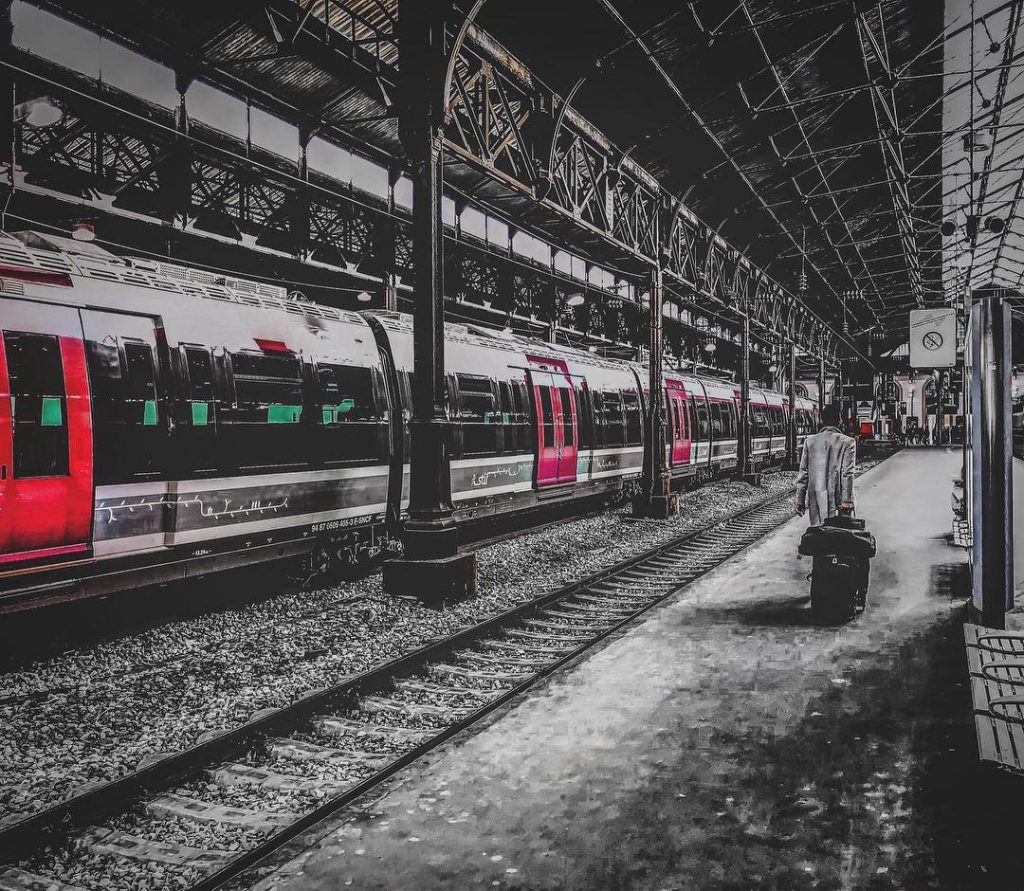 獨行浪遊大宇宙 #上路去‍️ #別太念掛這裡 #Paris #France #train #station #travellife #europe #memory #cbviews #bnesimppl