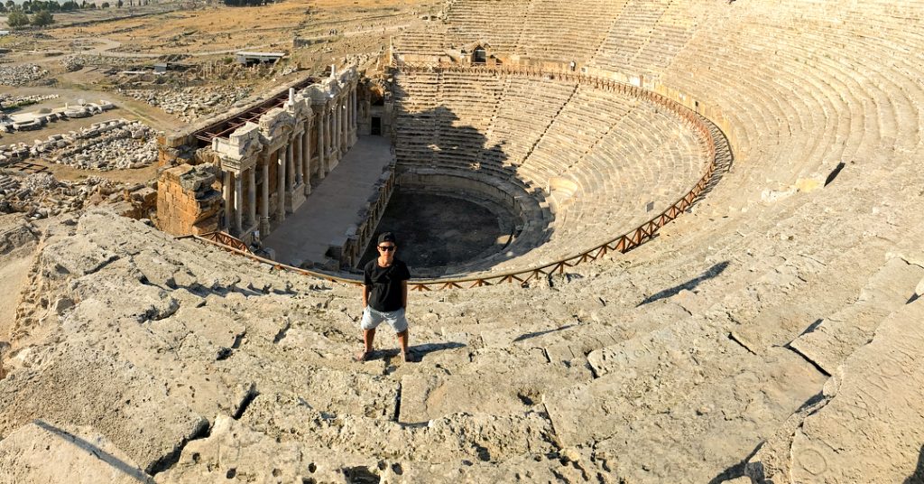 #pamukkale #pamukkaletranvanter #culture #muslim #bluemosque #turkey #土耳其 #棉花堡 #帕慕卡雷 #airbnbturkey #travel #backpackers #adventuretime #背包客…