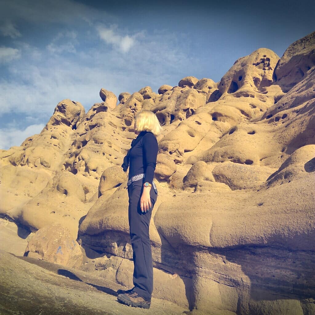 تو رها در من و من محو تماشای توام…. .. .. I am…
