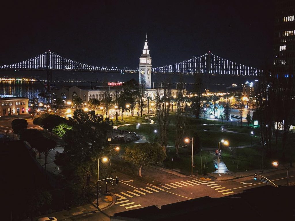 Night shot from balcony . Late night vibesssss . .