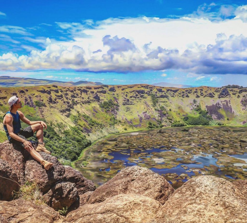 世間既人事物 都只係一個階段 有聚有散 有始有終 世界之大 太多值得去探索去開拓 無須介懷太多前事 無須在乎或可惜太多終結 世間之大 總有一條想行既路 總有適合自己既落腳地 #Chile #easterisland #orongo&hellip;