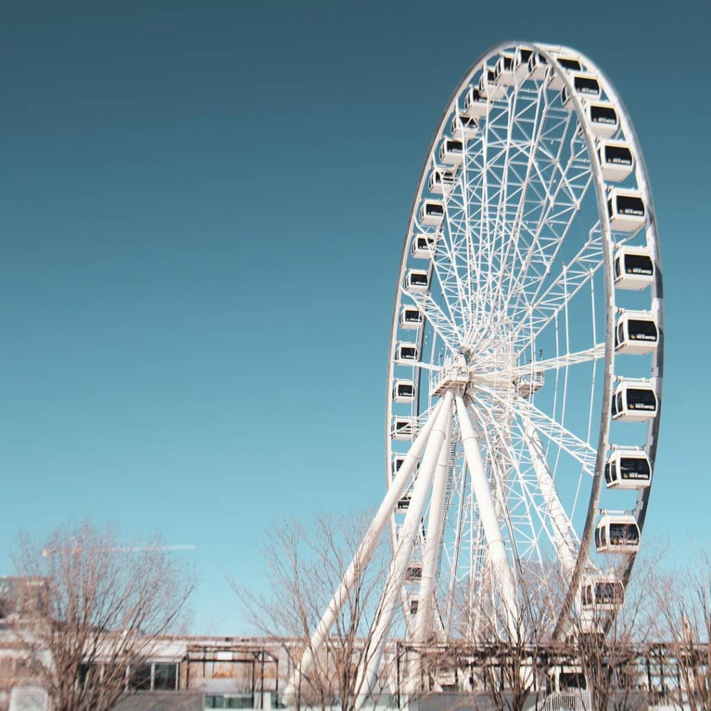 Round & Round . . . . #photographyblogger #photographyeveryday #photographer #montreal #ferriswheel #blueskies #photography…