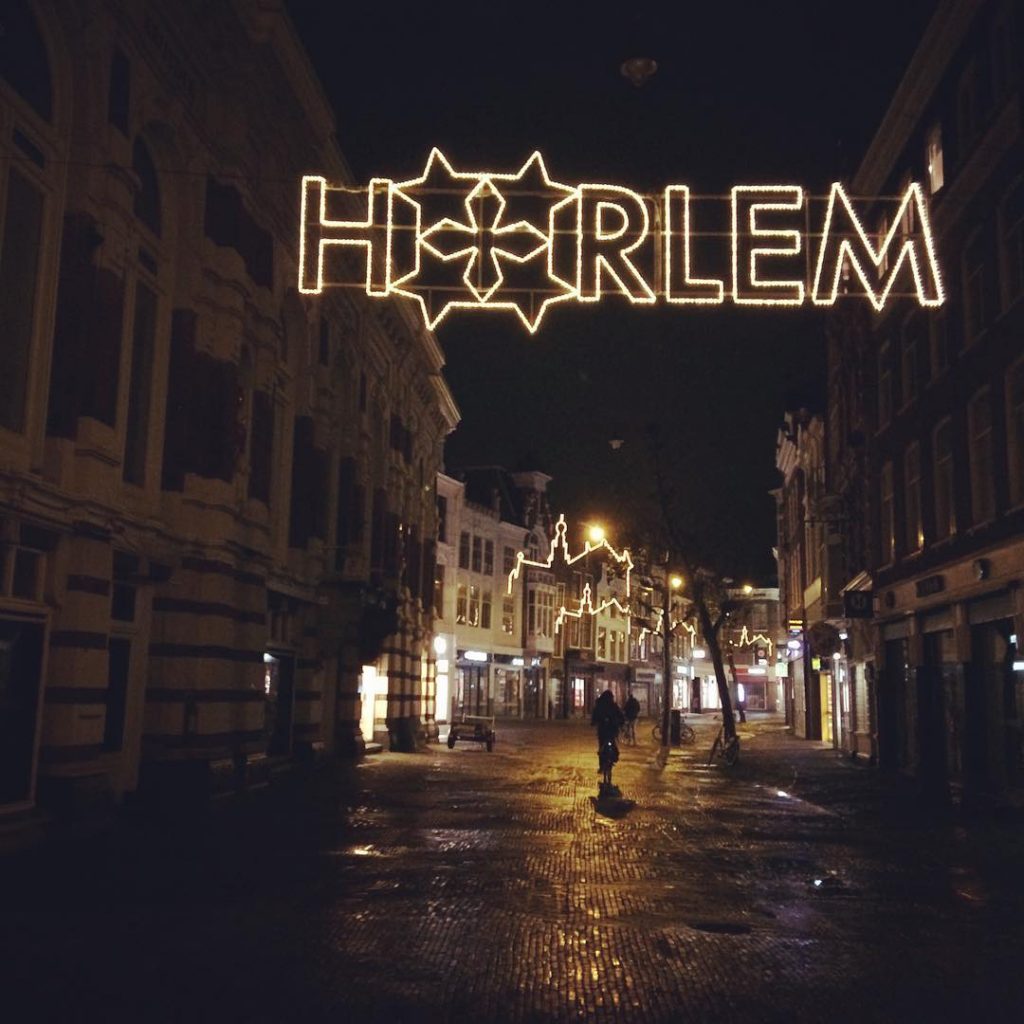 Christmas lights, Haarlem, Netherlands, December 2017. #haarlem #christmaslights #winternights #netherlands #europe_perfection #travel_drops #stayandwander #TourThePlanet&hellip;