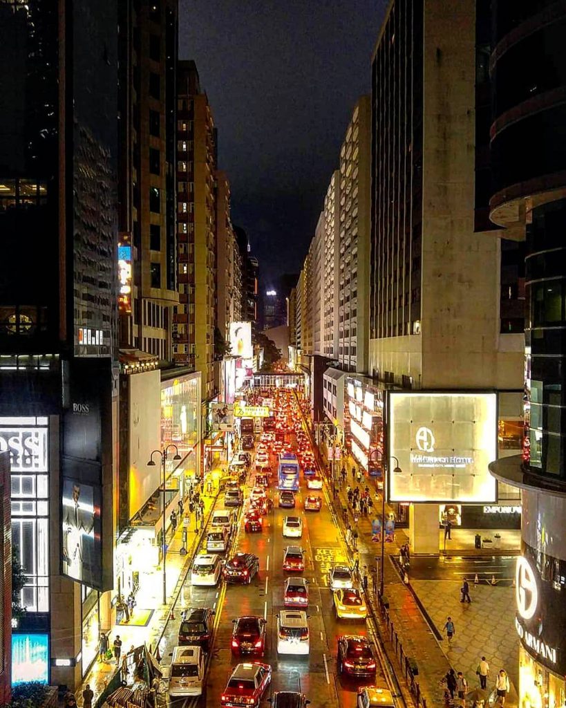 Night traffic #traffic #cars #jam #night #time #street #streetphotography #hongkong #island #urban #building #skyscraper…