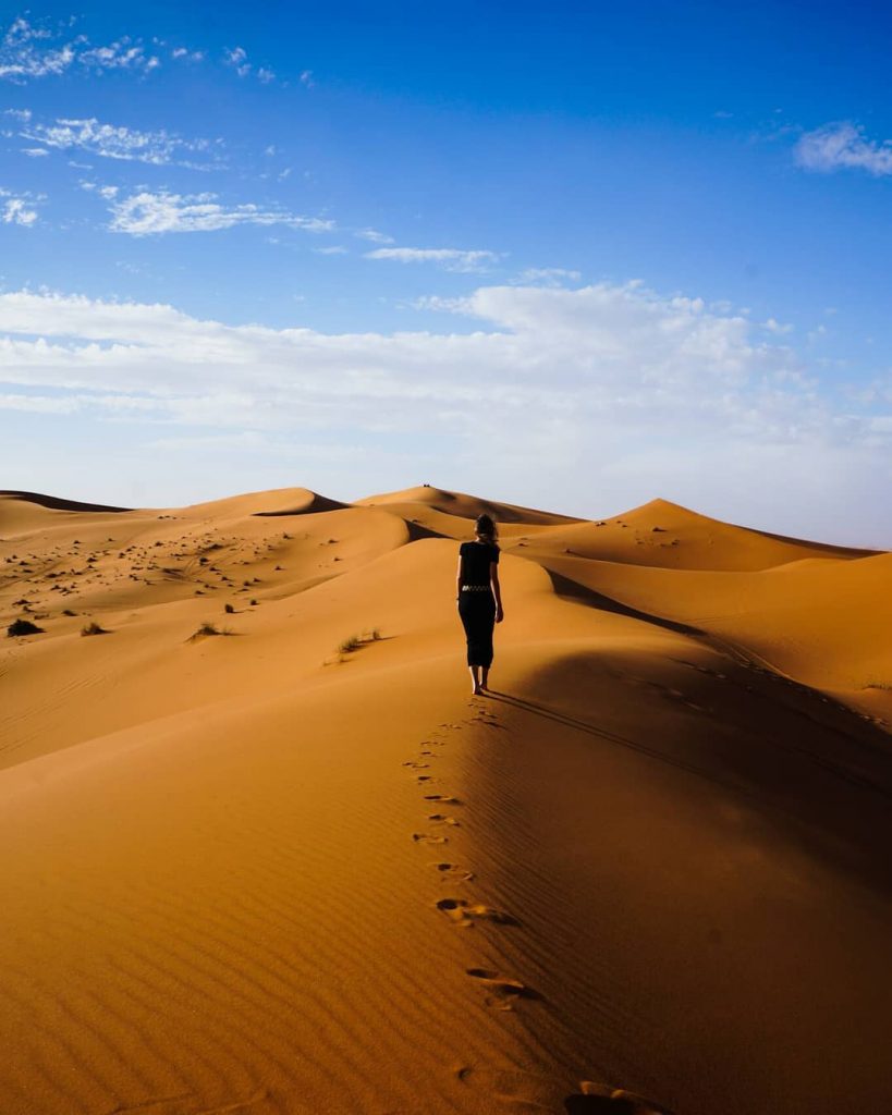 Entre los encantos de Marruecos, se encuentra una gran extensión de dunas, ‘Erg Chebbi’.…
